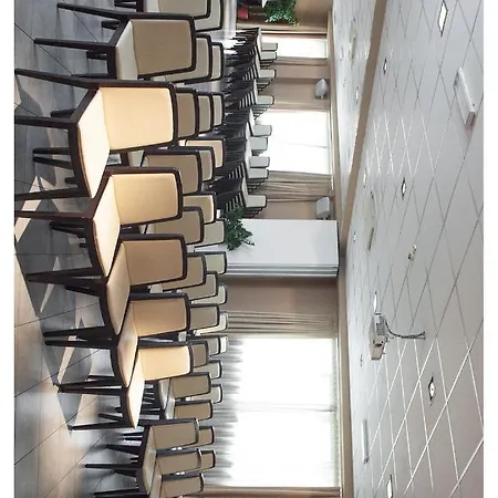 兰格鲁酒店 3*